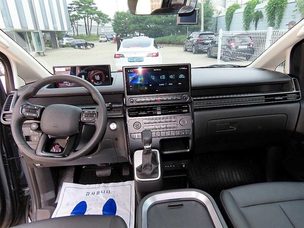 Hyundai Staria — photo 07