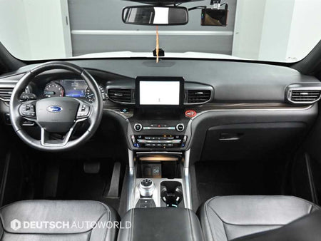 Ford Explorer — photo 07
