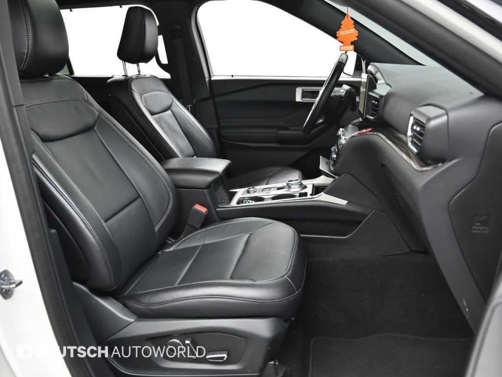 Ford Explorer — photo 10