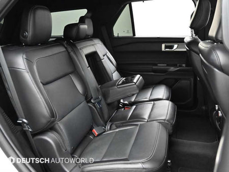 Ford Explorer — photo 12