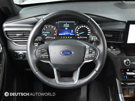 Ford Explorer — photo 13