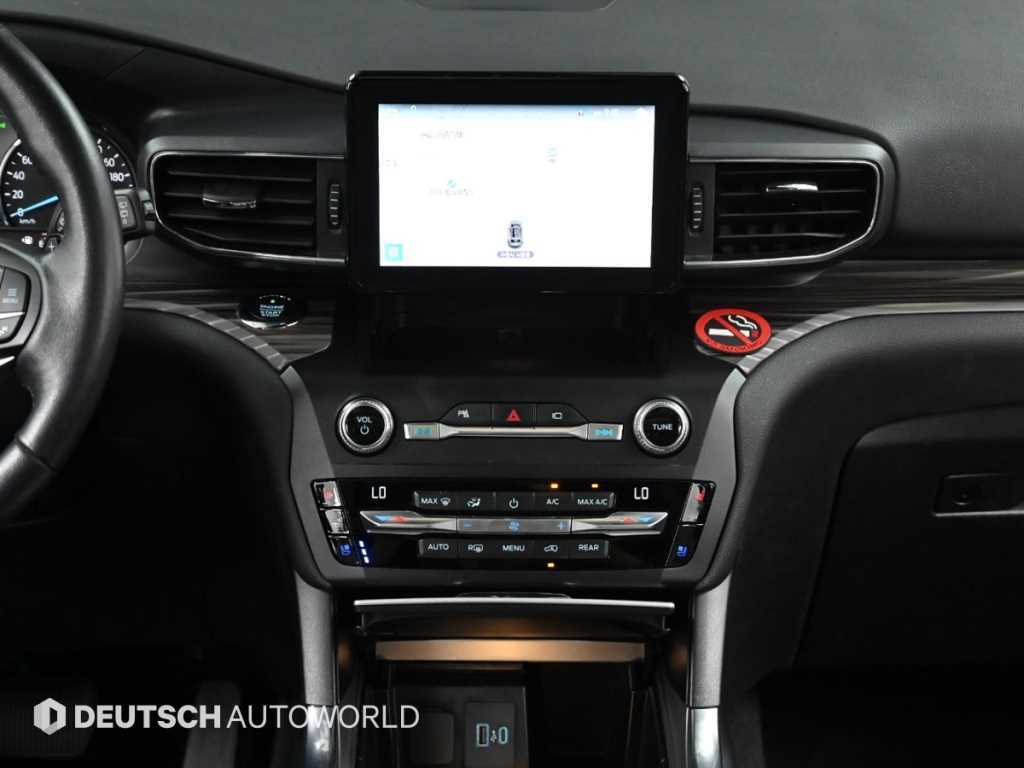 Ford Explorer — photo 14