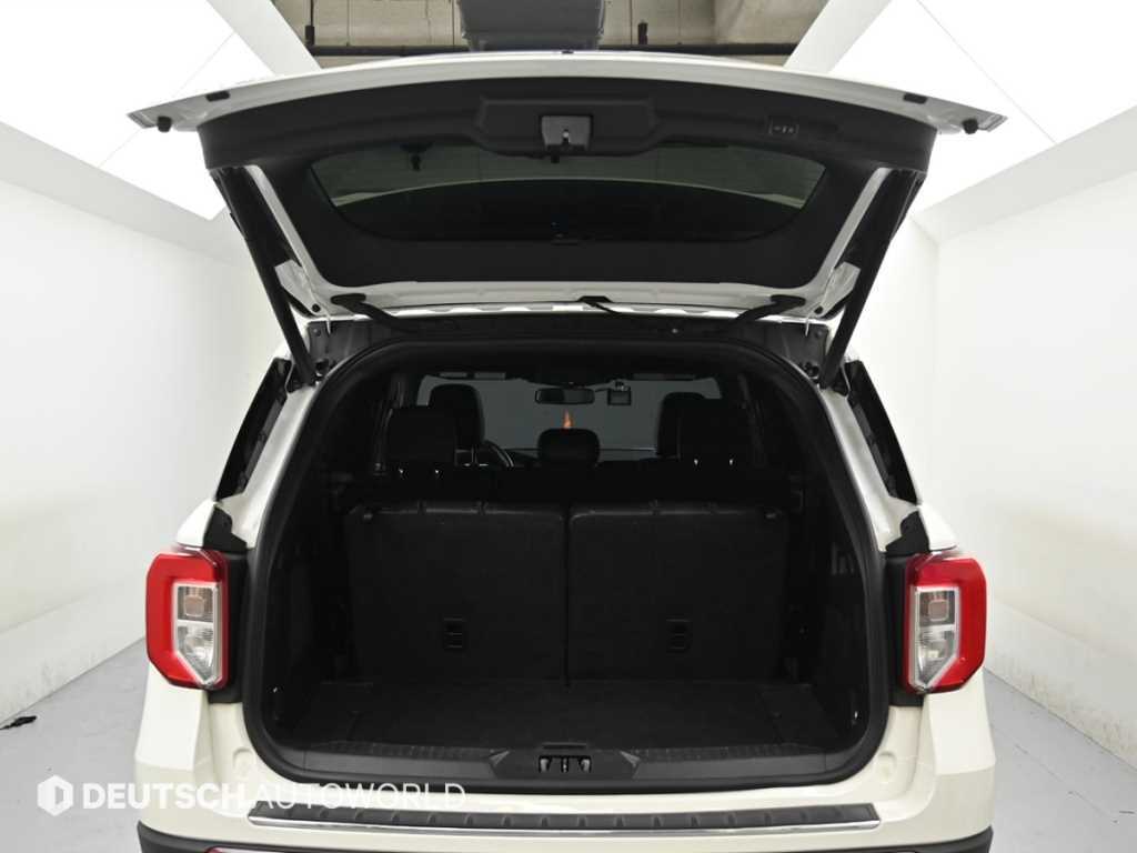 Ford Explorer — photo 19