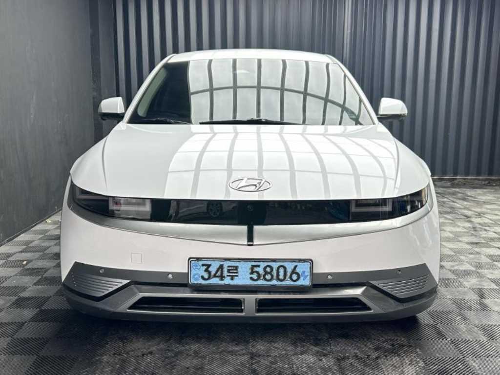 Hyundai Ioniq5 — photo 01