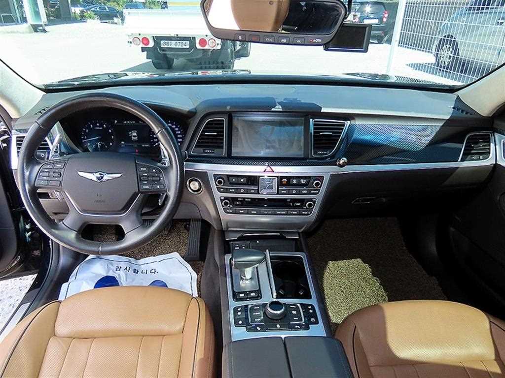 Genesis G80 — photo 07