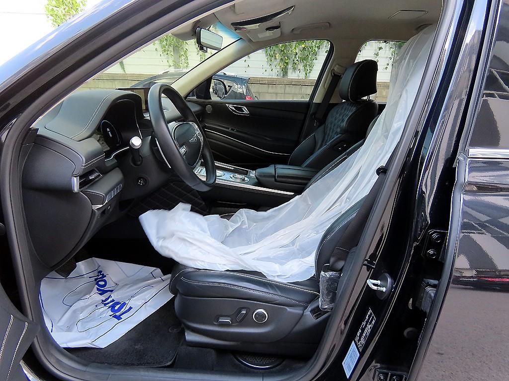 Genesis GV80 — photo 05