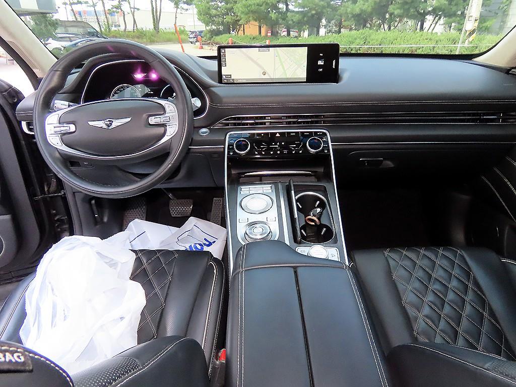 Genesis GV80 — photo 07