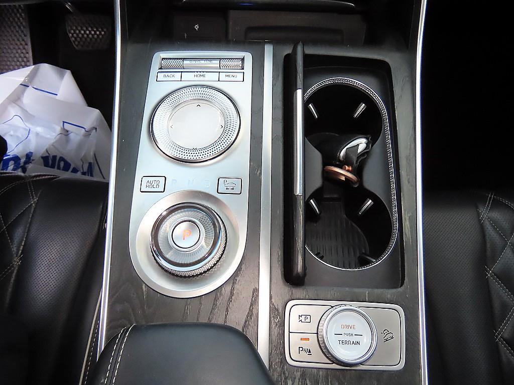Genesis GV80 — photo 11