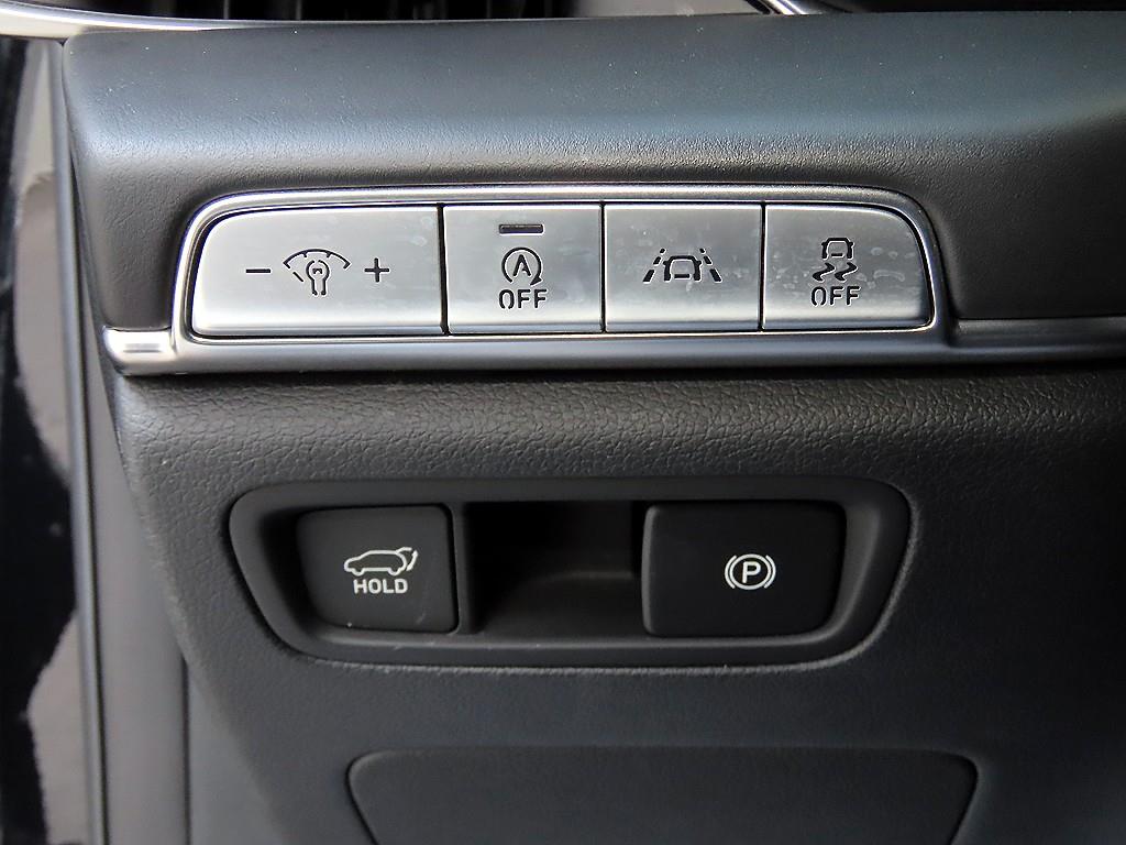 Genesis GV80 — photo 13