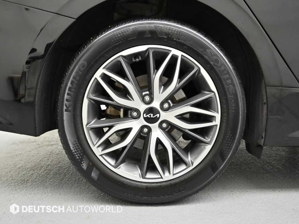 Kia K5 — photo 05