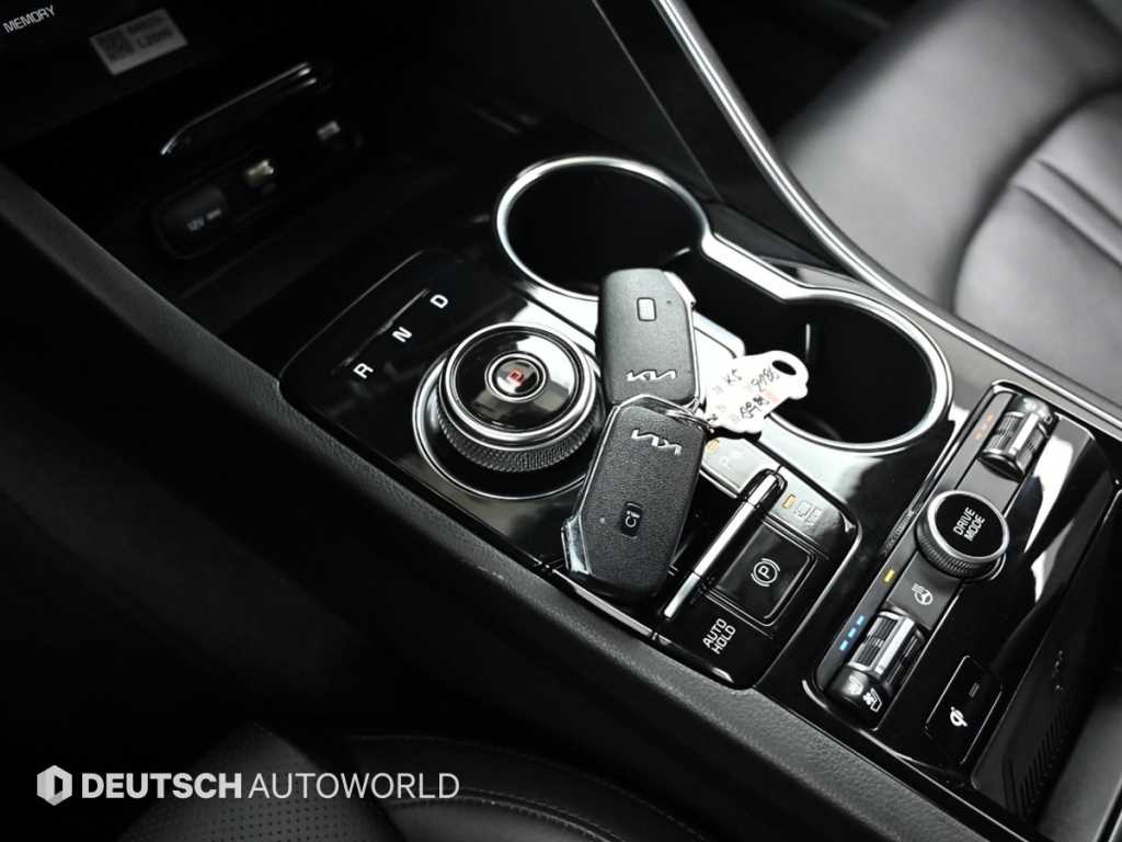 Kia K5 — photo 09