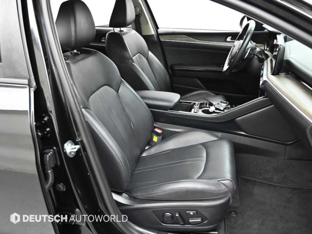 Kia K5 — photo 10