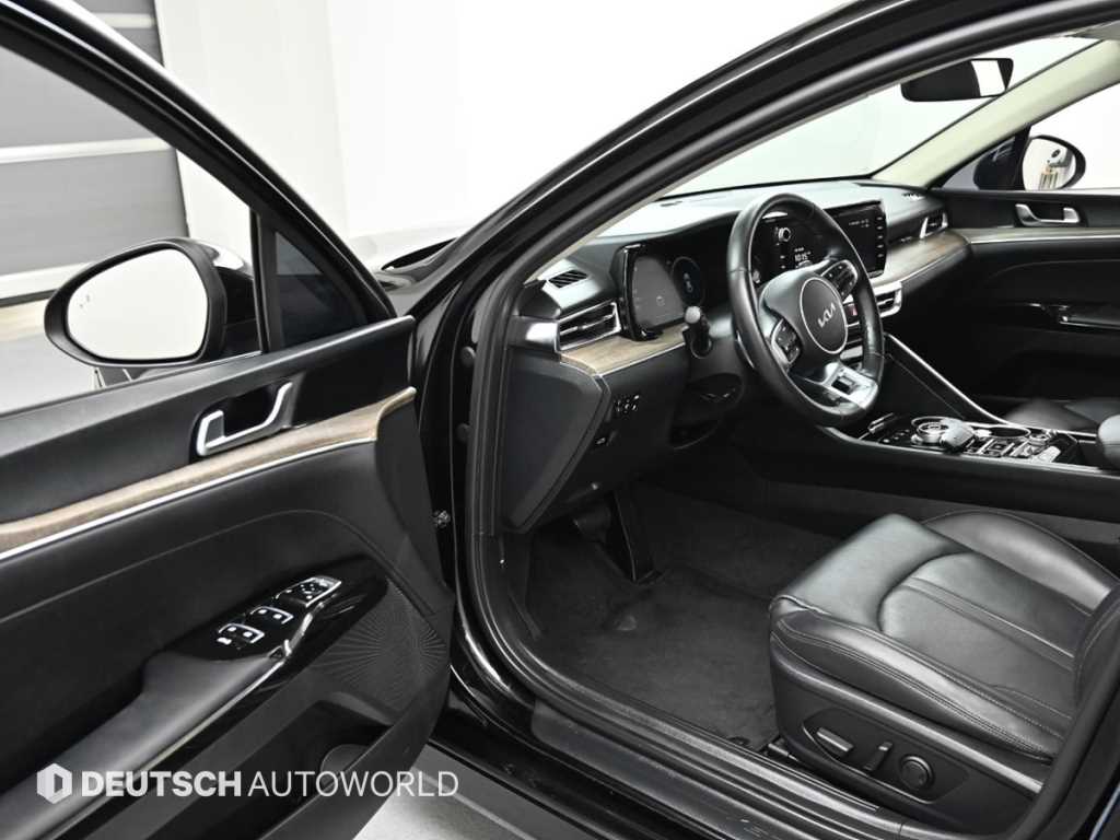 Kia K5 — photo 11