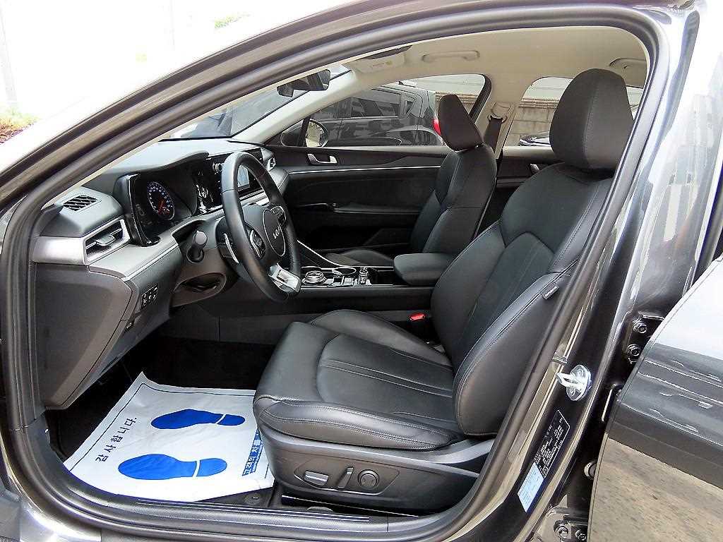 Kia K5 — photo 05