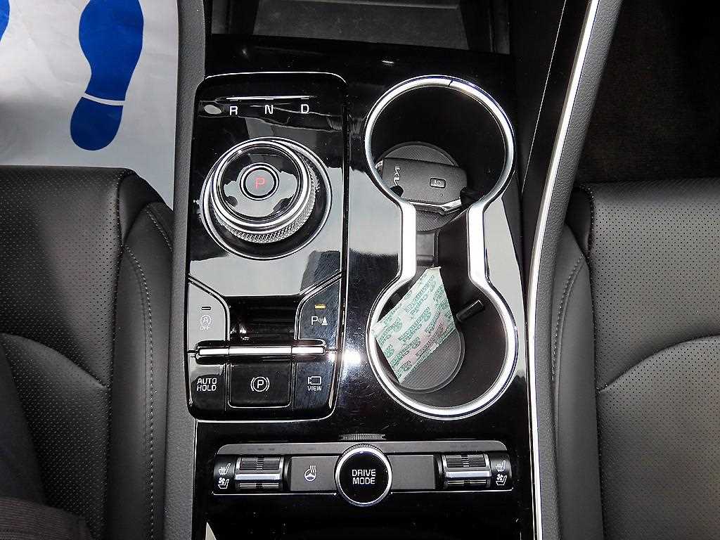 Kia K5 — photo 10