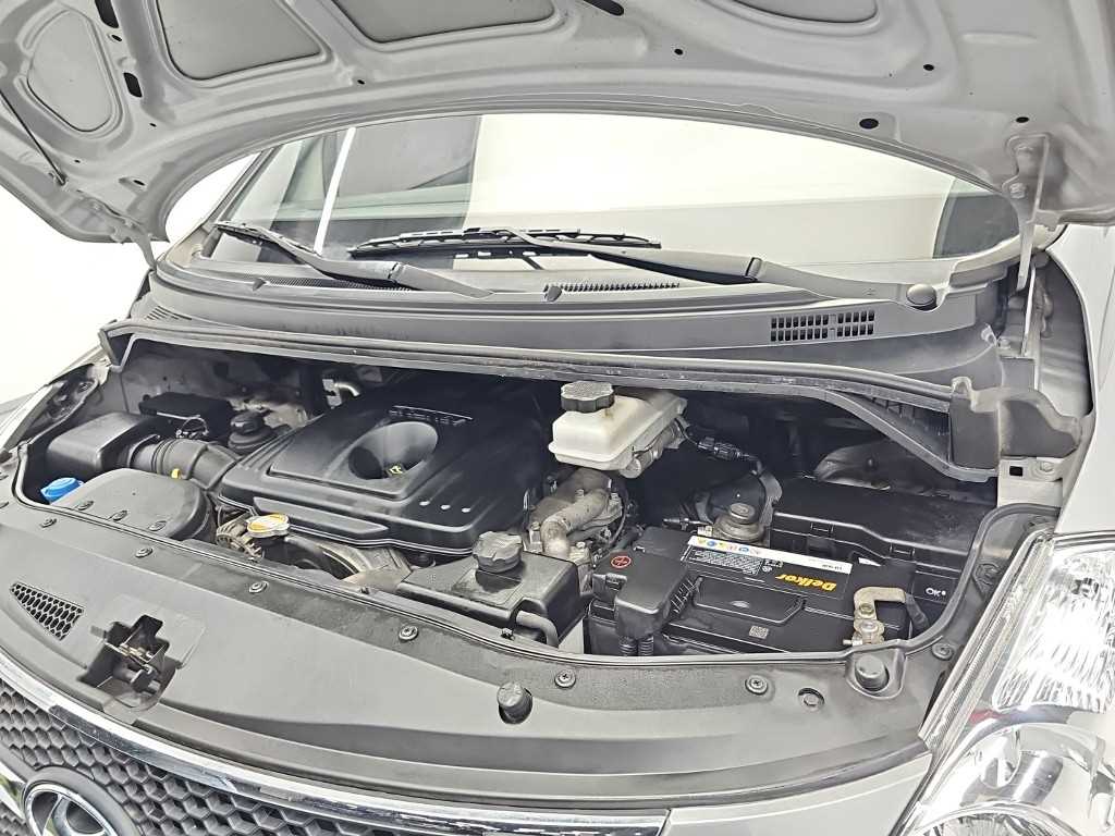 Hyundai Starex — photo 05