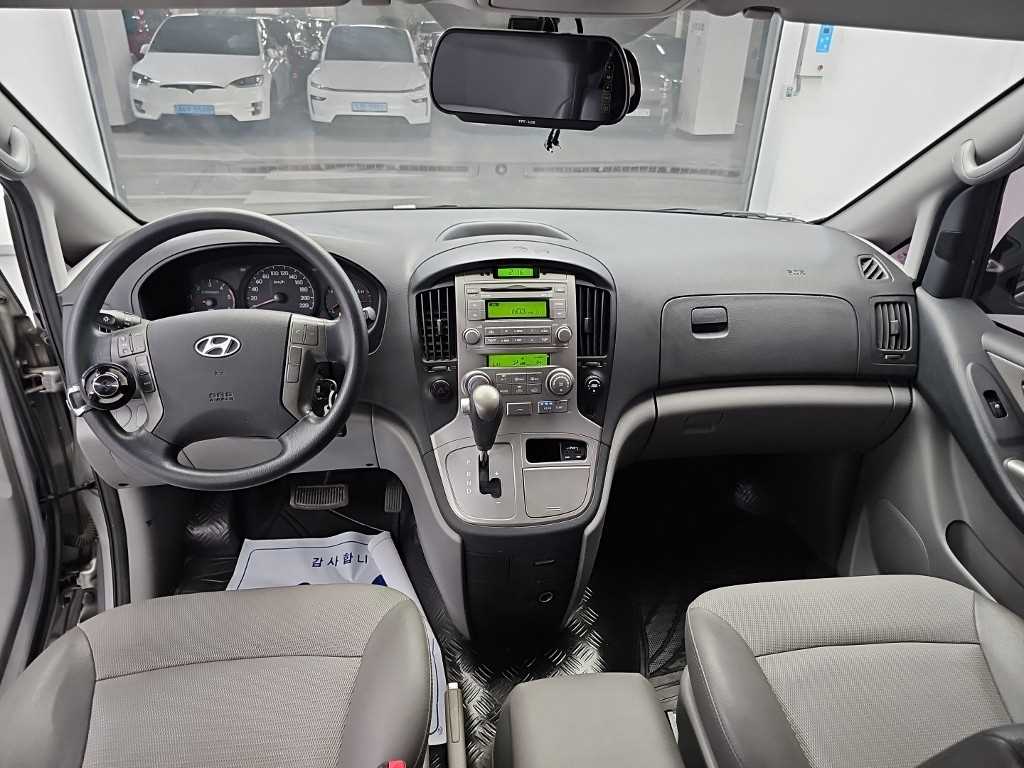 Hyundai Starex — photo 07