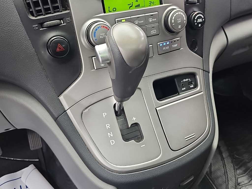 Hyundai Starex — photo 08