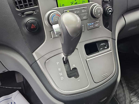 Hyundai Starex — photo 08