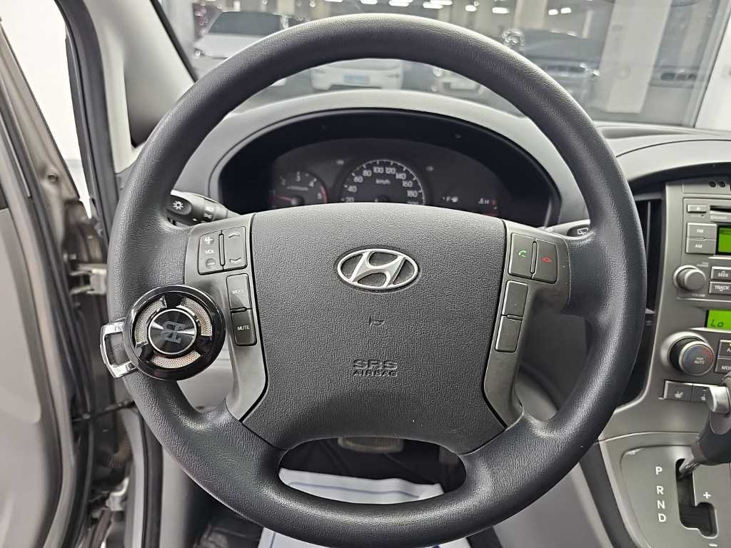 Hyundai Starex — photo 09