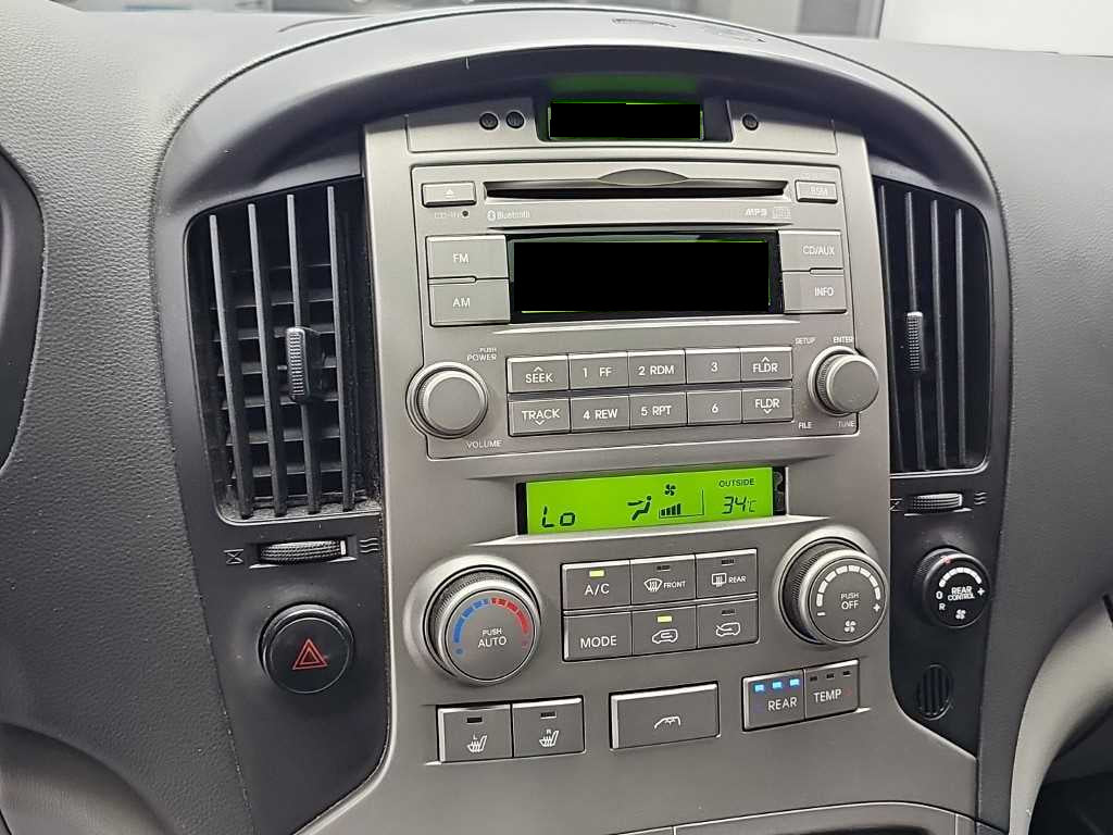 Hyundai Starex — photo 10