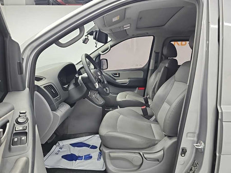 Hyundai Starex — photo 11