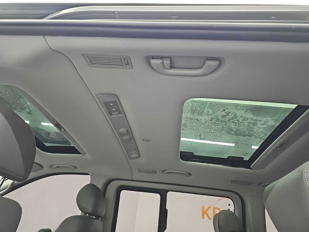 Hyundai Starex — photo 13