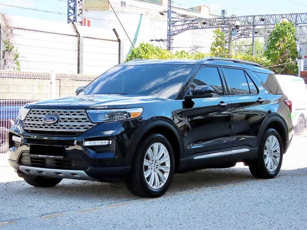 Ford Explorer — photo 01