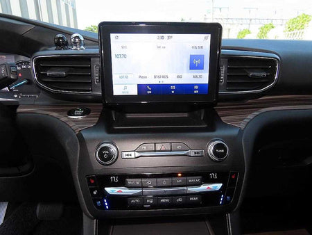 Ford Explorer — photo 12
