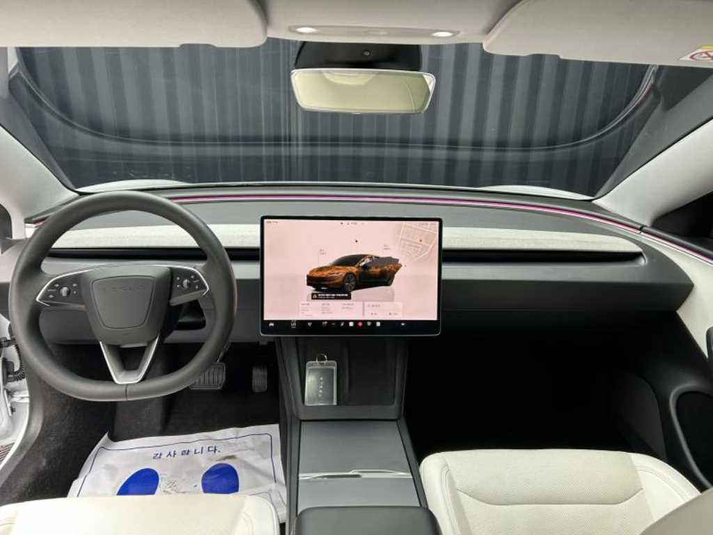 Tesla Model 3 — photo 07
