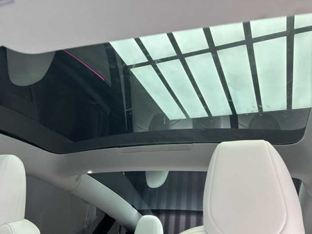 Tesla Model 3 — photo 09