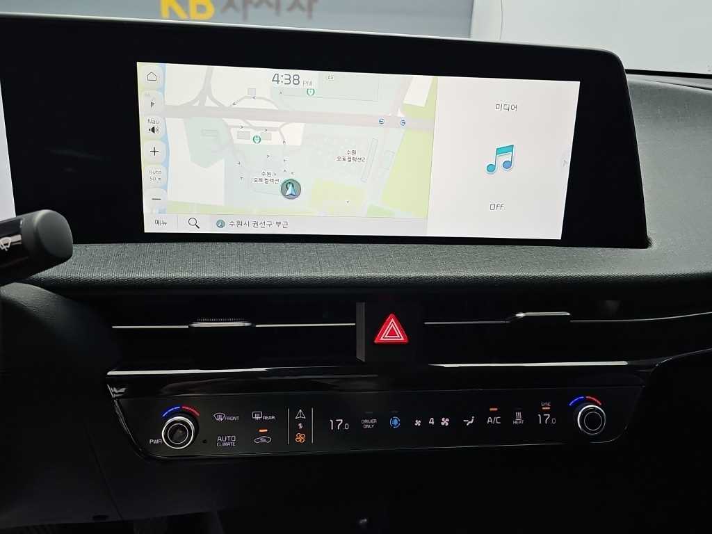 Kia EV6 — photo 10