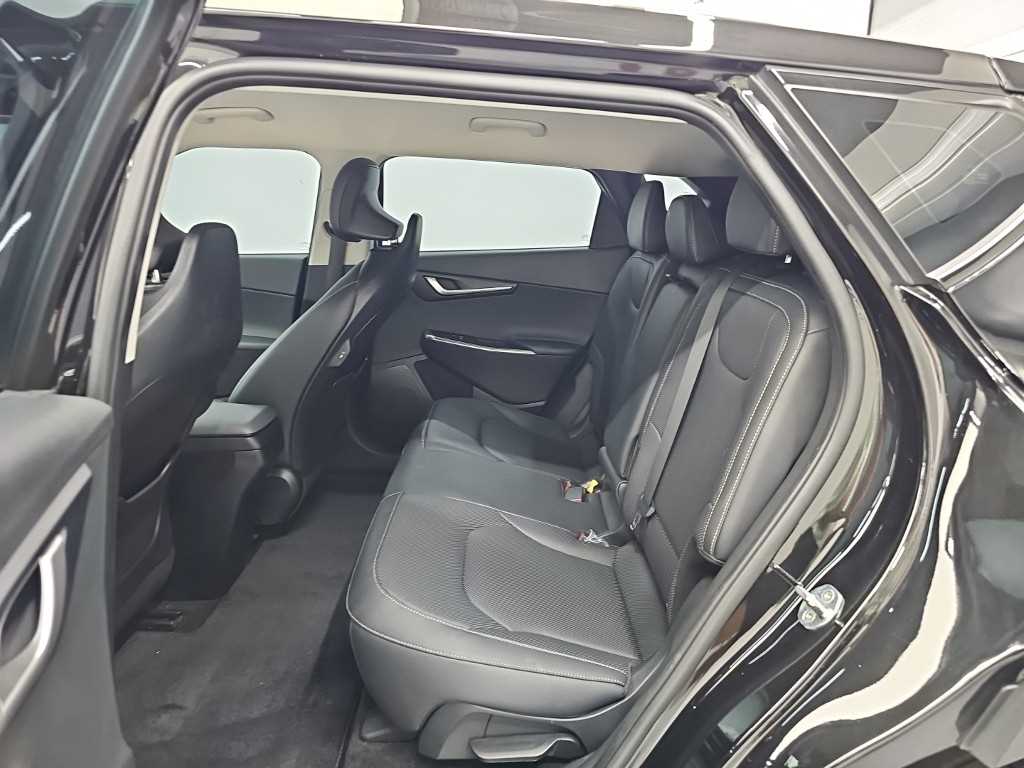 Kia EV6 — photo 12