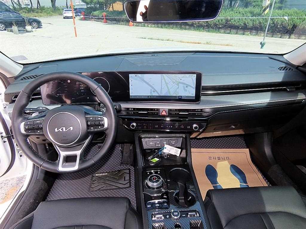 Kia K5 — photo 07