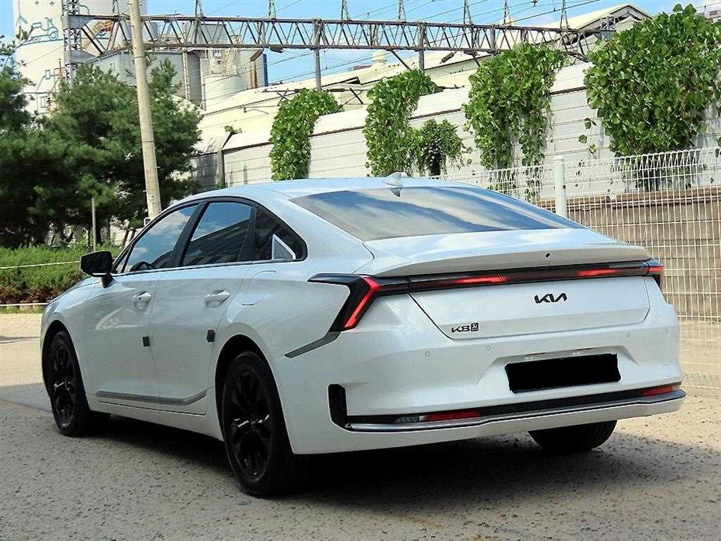 Kia K8 — photo 03