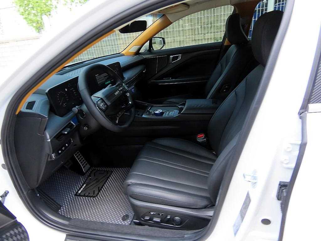 Kia K8 — photo 05