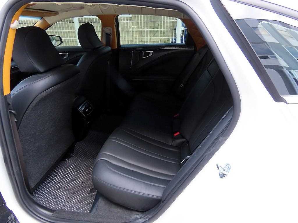 Kia K8 — photo 06