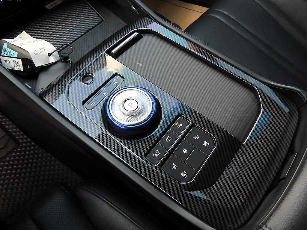 Kia K8 — photo 10