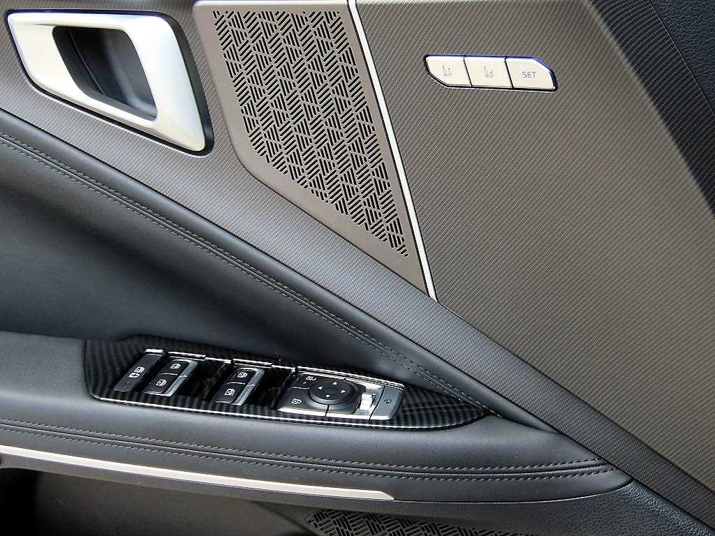 Kia K8 — photo 11