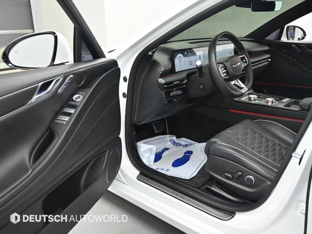 Genesis G80 — photo 11
