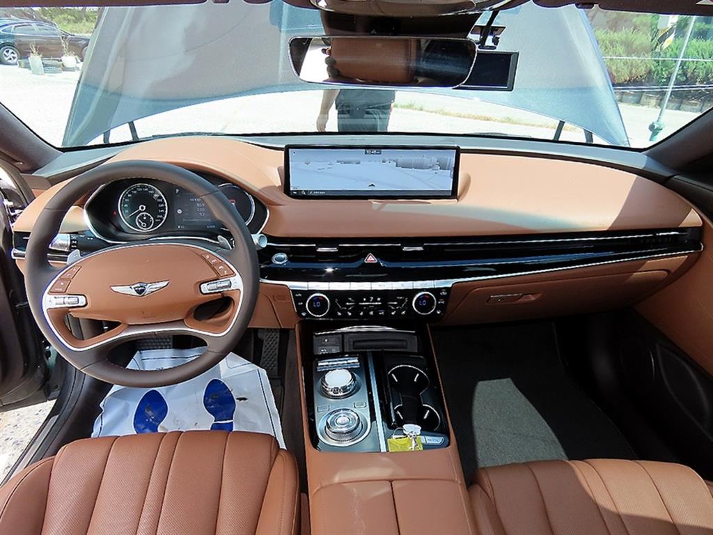 Genesis G80 — photo 07