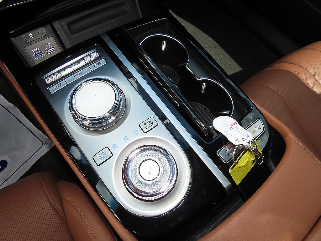 Genesis G80 — photo 10