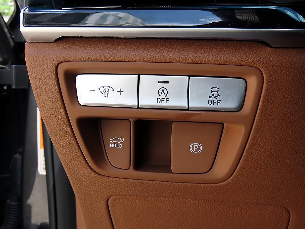 Genesis G80 — photo 12