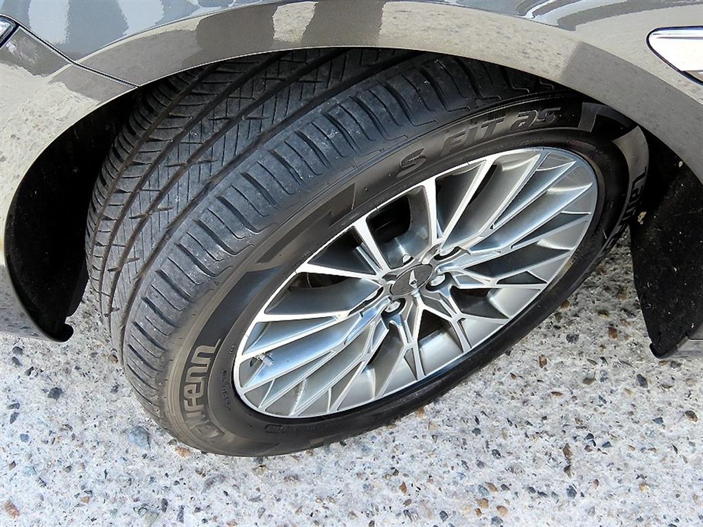 Genesis G80 — photo 20