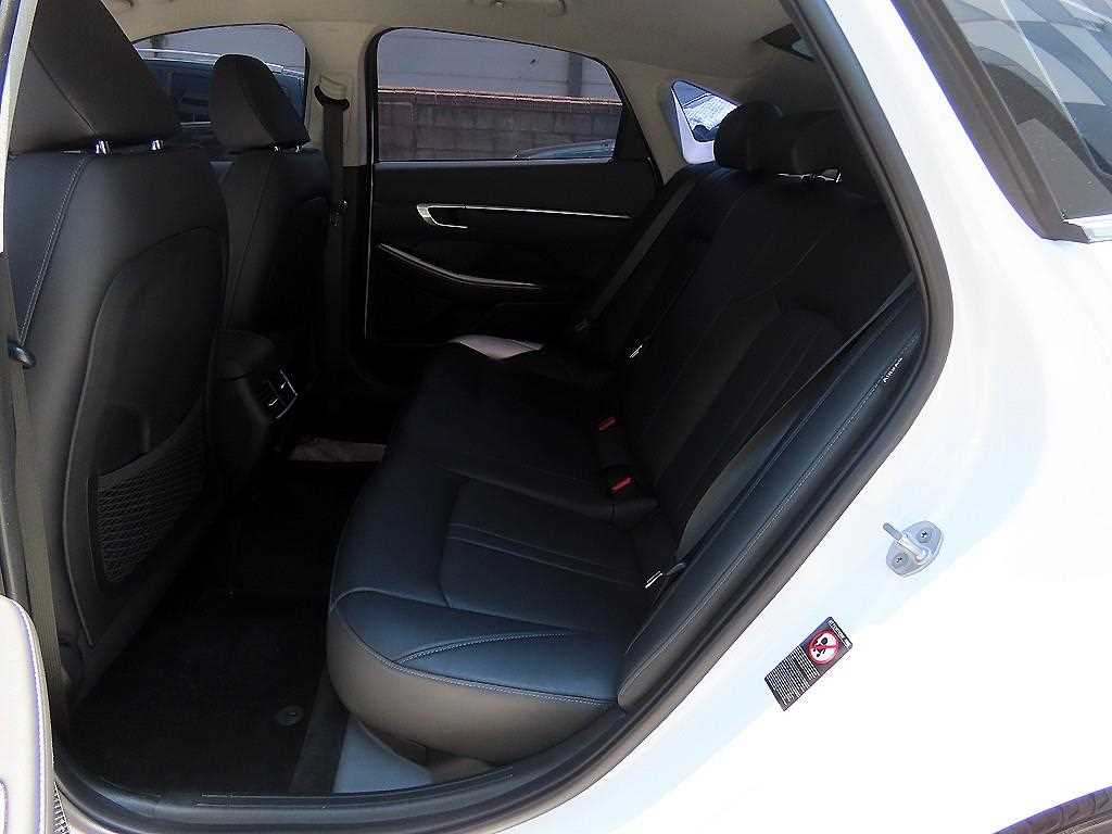 Hyundai Sonata — photo 06