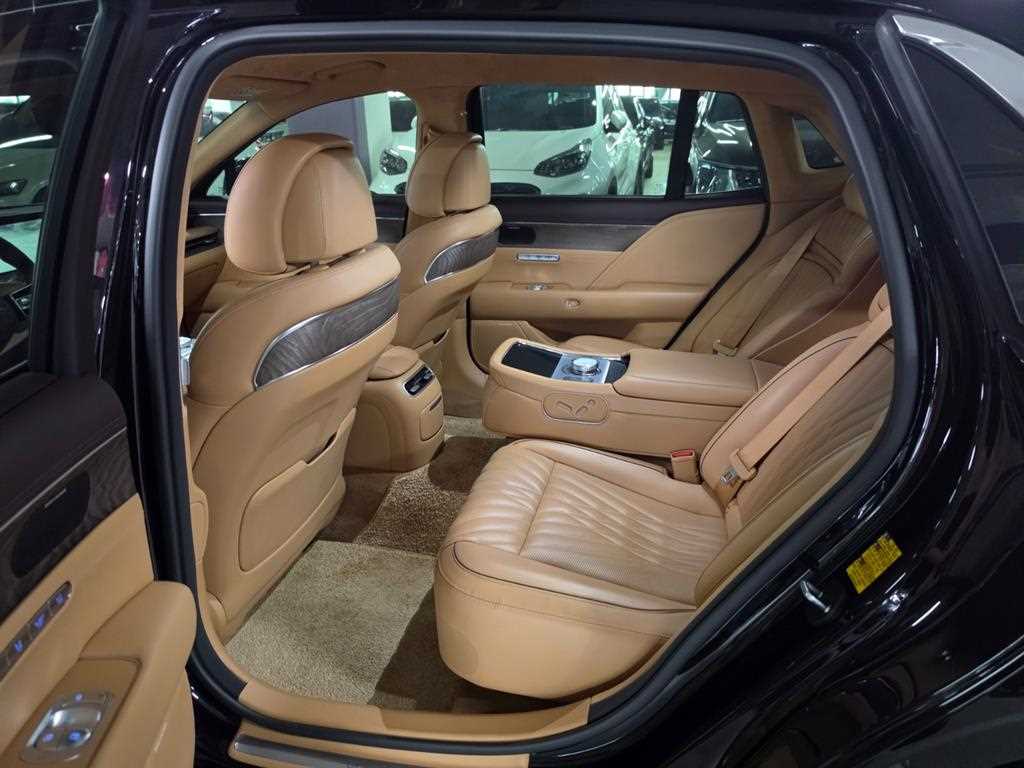 Genesis G90 — photo 08
