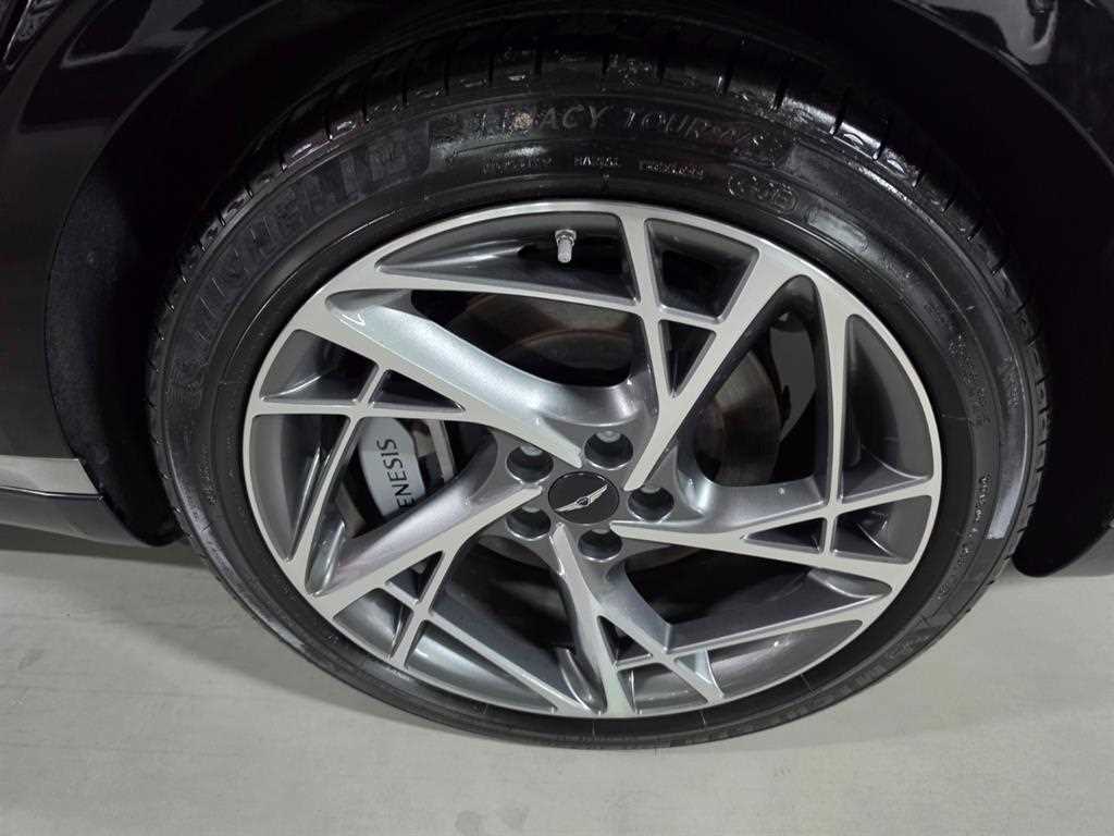 Genesis G90 — photo 17