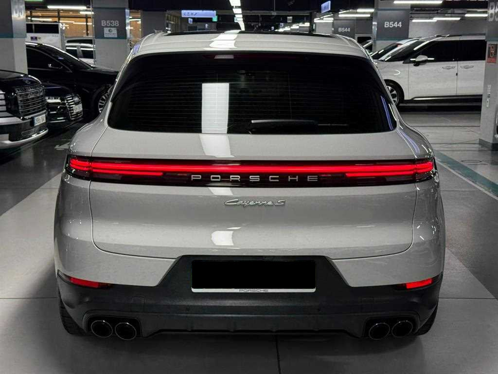Porsche Cayenne — photo 04