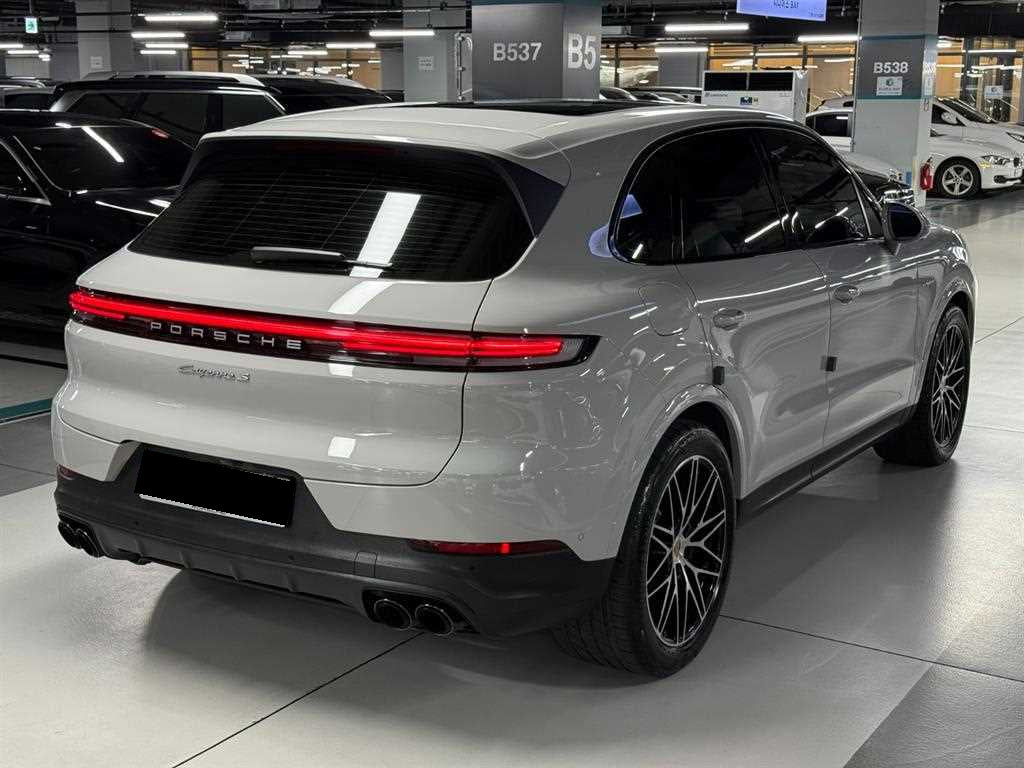 Porsche Cayenne — photo 05