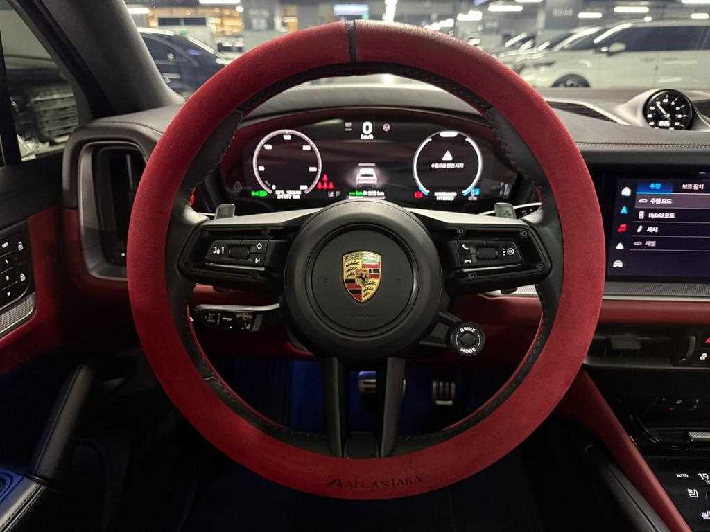 Porsche Cayenne — photo 09